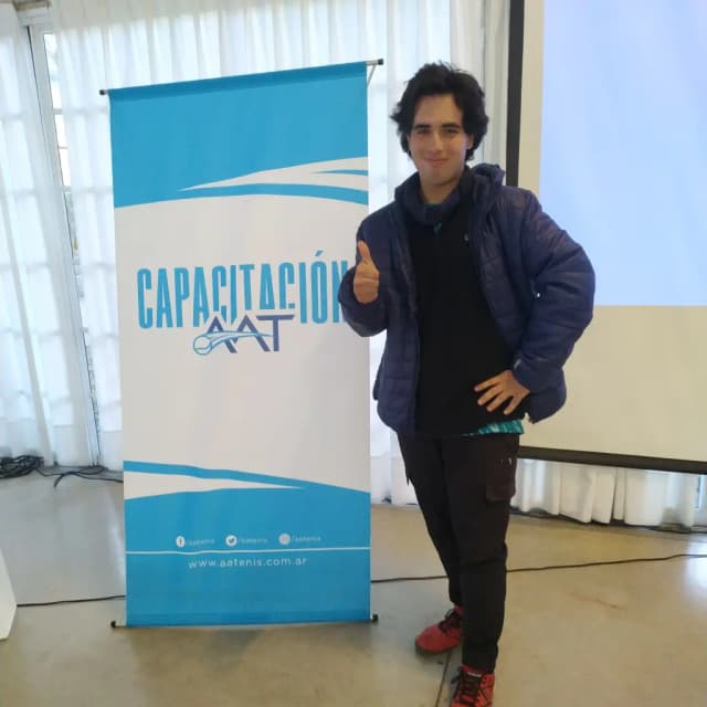 Tomás